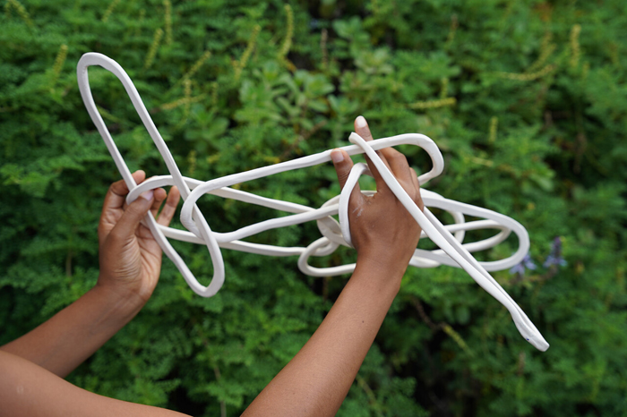 Minia Biabiany, travail de recherche pour l’exposition pluie sur mer, 2022. Céramique 