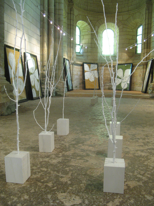 Marie-France Hurbault, Installation à la Chapelle Saint-Loup de Massay, 2010  © Courtoisie de l'artiste