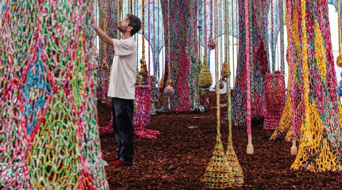 Ernesto Neto, installation de Nosso Barco Tambor Terra